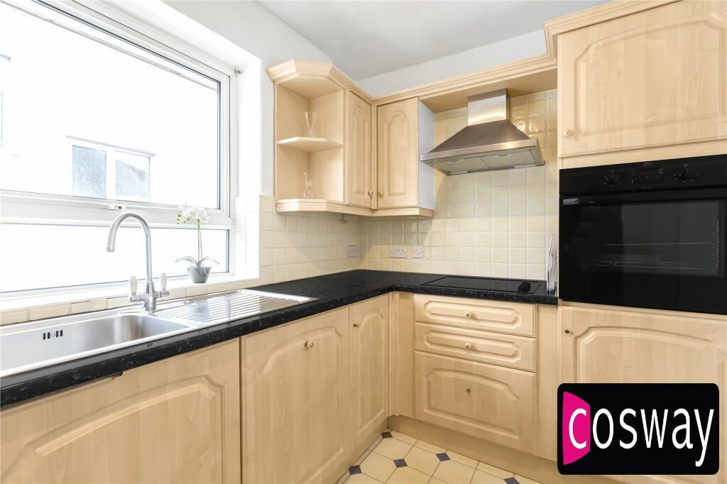 Kitchen 2.jpeg