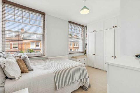 2 bedroom flat for sale, Terrapin Road, London SW17