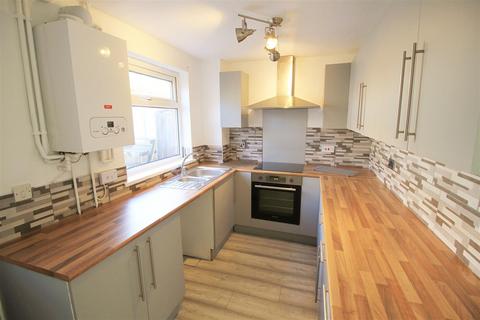 17 Earnshaw Close, Ashton-under-lyne, OL7 9JE