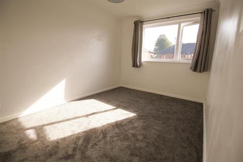 17 Earnshaw Close, Ashton-under-lyne, OL7 9JE