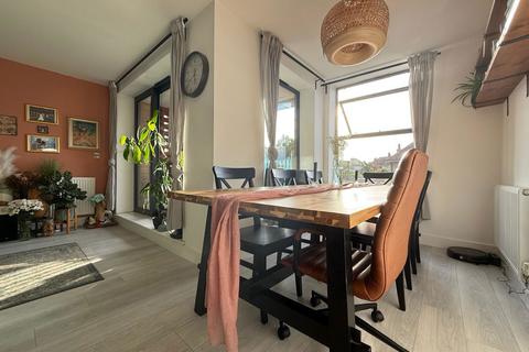 2 bedroom flat for sale, Northdown Road, Margate CT9