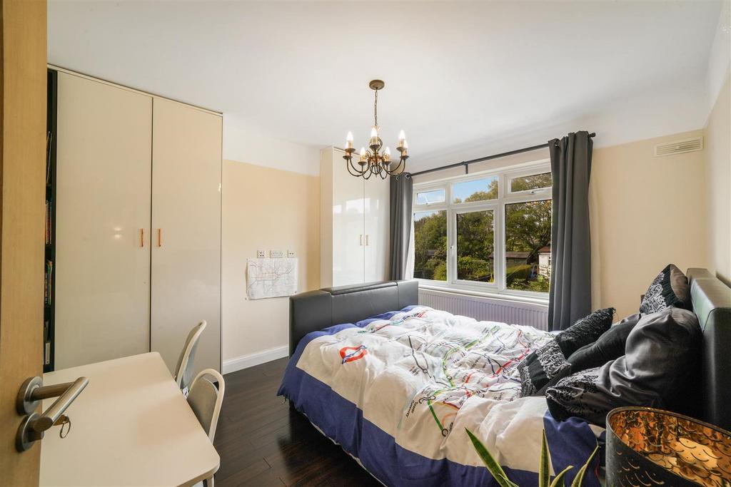 34 Whitton Drive - JQ7 Dg ECYRD93m Bh4s LP2.jpg