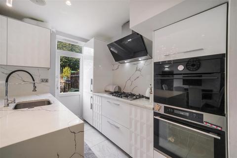 34 Whitton Drive, Greenford, UB6 0QZ