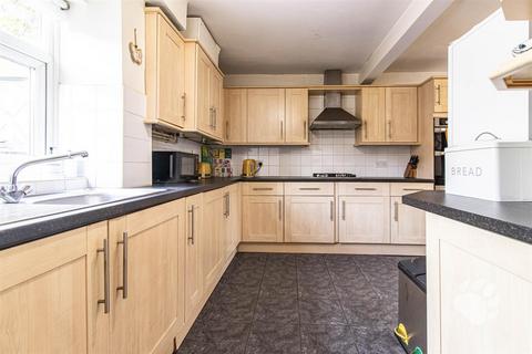 3 bedroom end of terrace house for sale, Whitmore Way, Basildon SS14