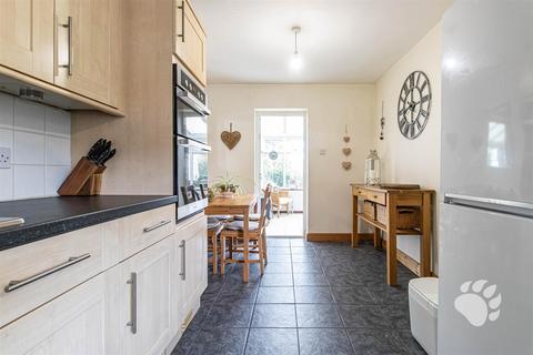 3 bedroom end of terrace house for sale, Whitmore Way, Basildon SS14