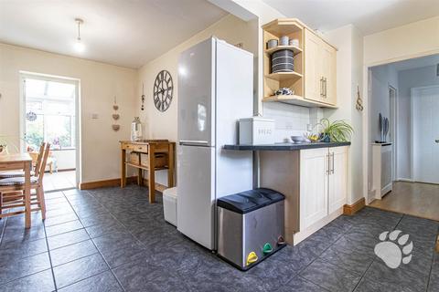 3 bedroom end of terrace house for sale, Whitmore Way, Basildon SS14