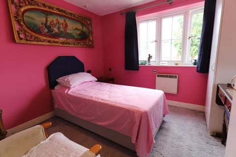 2 bedroom flat for sale, High Street, Rickmansworth WD3