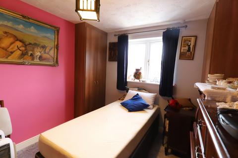 2 bedroom flat for sale, High Street, Rickmansworth WD3