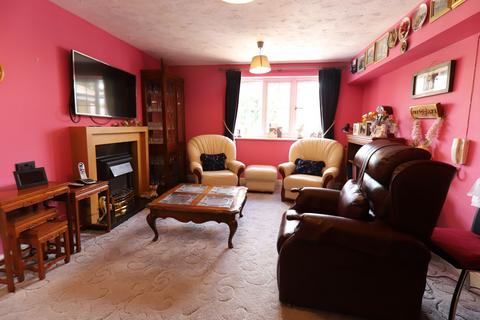 2 bedroom flat for sale, High Street, Rickmansworth WD3