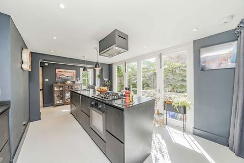 3 bedroom terraced house for sale, Furley Road, London SE15