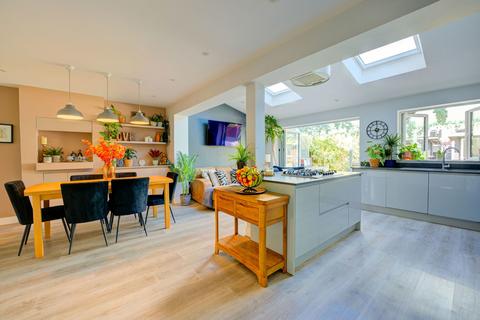 20 Albert Road, Rustington, Littlehampton, BN16 3JT