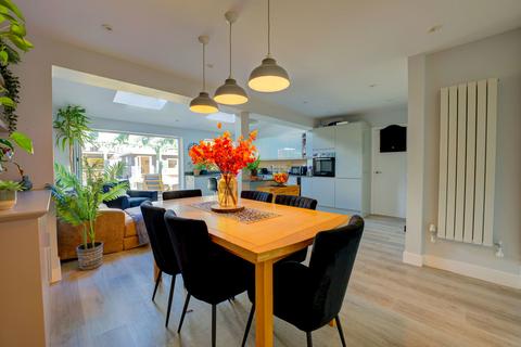 20 Albert Road, Rustington, Littlehampton, BN16 3JT