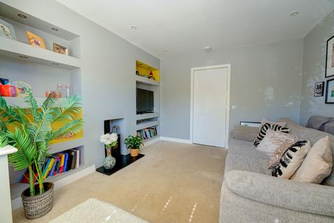 20 Albert Road, Rustington, Littlehampton, BN16 3JT