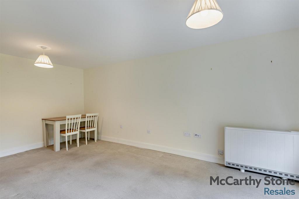 8662390-interior03-800.jpg