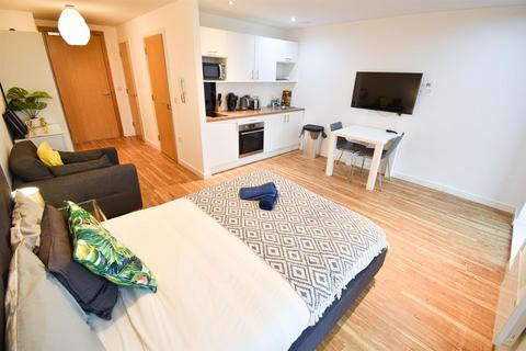 Studio to rent, Michigan Point, Michigan Avenue, Salford