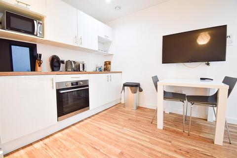Studio to rent, Michigan Point, Michigan Avenue, Salford
