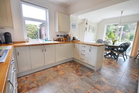 5 bedroom detached house for sale, Oulton Road, Stone