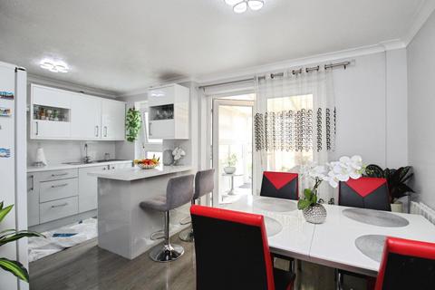 3 bedroom end of terrace house for sale, Bondgate Green Close, Ripon