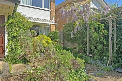 Jason Close, Redhill