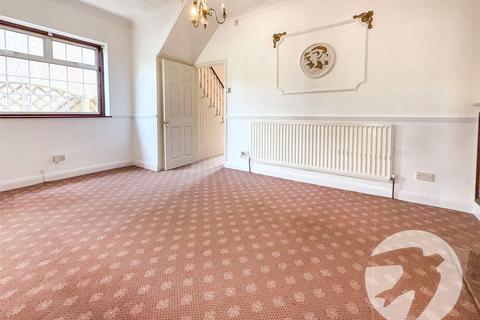 3 bedroom semi-detached house for sale, Dumbreck Road, London, SE9