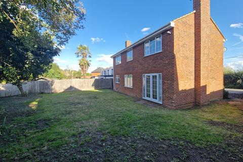 4 bedroom detached house to rent, Lower Rads End, Eversholt, MK17