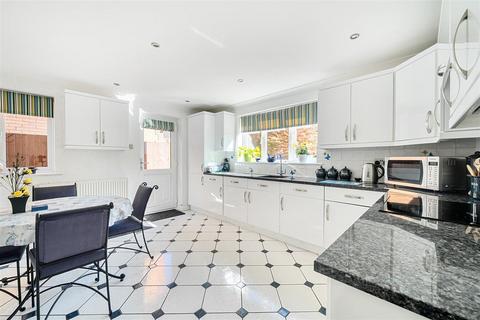 4 bedroom detached house for sale, Whitehouse Close, Farnborough GU14