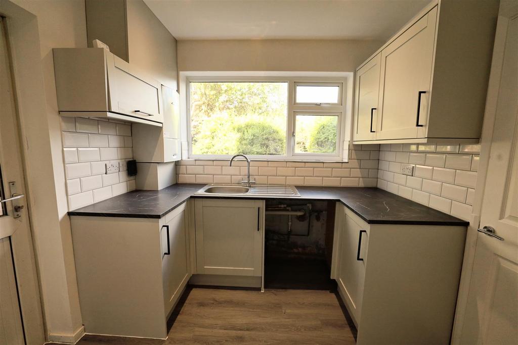 Kitchen (Photo3)