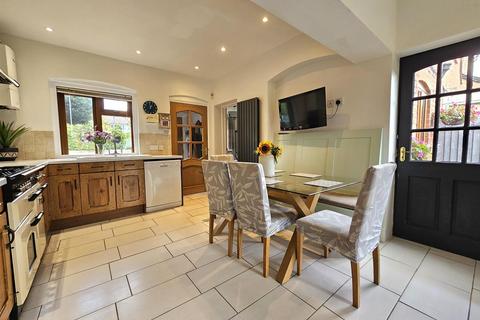 3 bedroom semi-detached house for sale, Tewkesbury Road, Longford, Gloucester