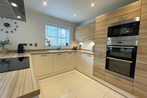 14 Edges Farm Close, Westhoughton, Bolton, BL5 2QY