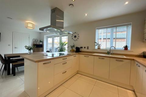 14 Edges Farm Close, Westhoughton, Bolton, BL5 2QY
