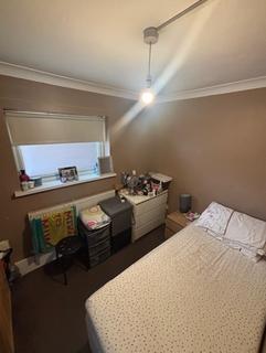 3 bedroom flat for sale, Deborah Close, Isleworth TW7