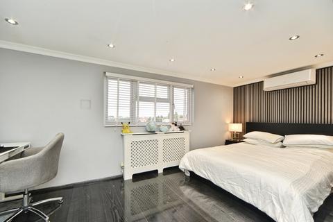 undefined, Broad Walk, London SE3