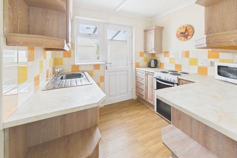 16 Chestnut Way, Honiton, EX14 2UA