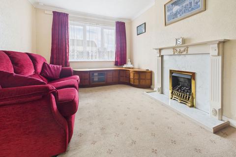 16 Chestnut Way, Honiton, EX14 2UA