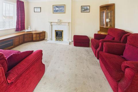 16 Chestnut Way, Honiton, EX14 2UA