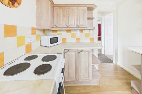 16 Chestnut Way, Honiton, EX14 2UA