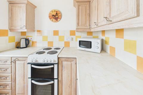 16 Chestnut Way, Honiton, EX14 2UA