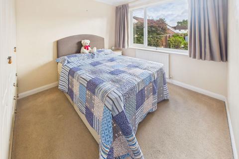 16 Chestnut Way, Honiton, EX14 2UA