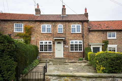 3 bedroom cottage to rent, Brandsby Street, Crayke