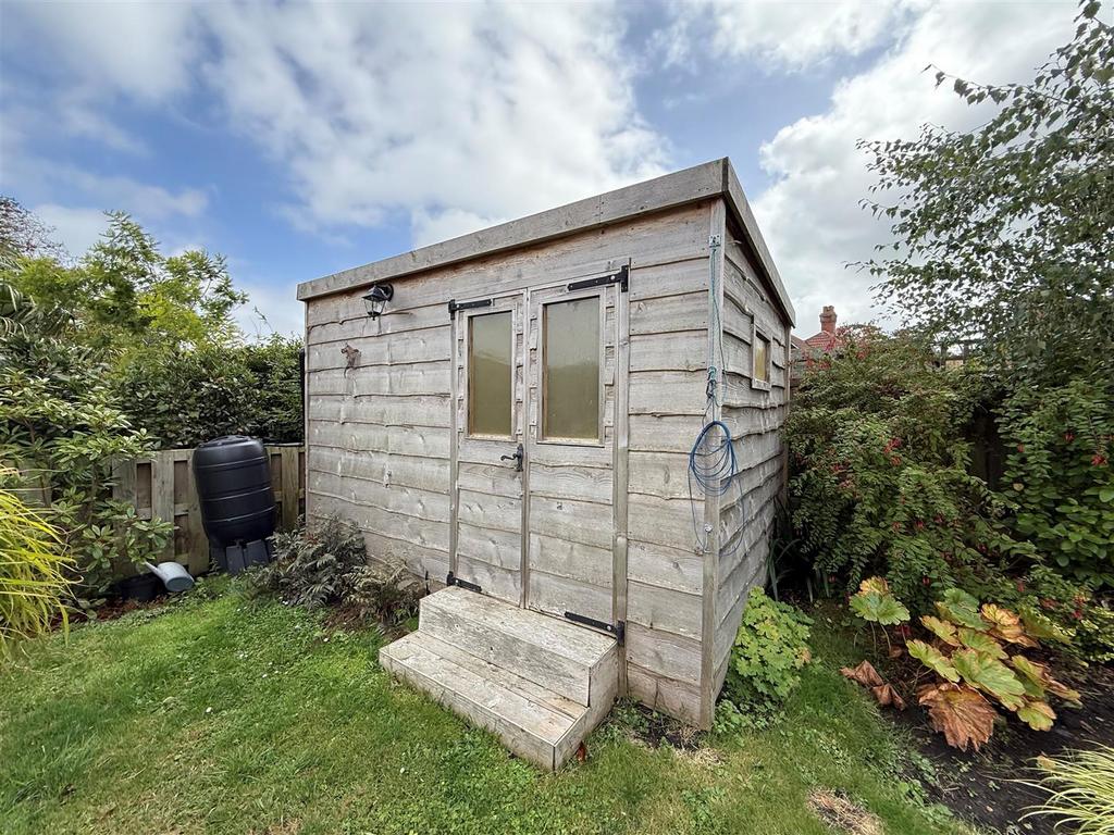 Shed.jpg