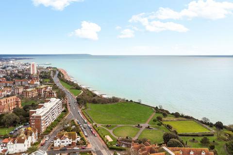 3 bedroom ground floor flat for sale, Cliff Road, Eastbourne BN20