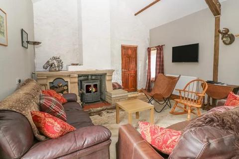 undefined, Llangwyryfon