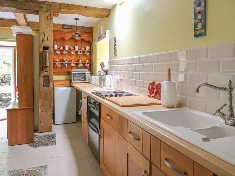 Kitchen/ dining room