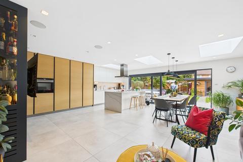 4 bedroom semi-detached house for sale, Briar Way, West Drayton UB7