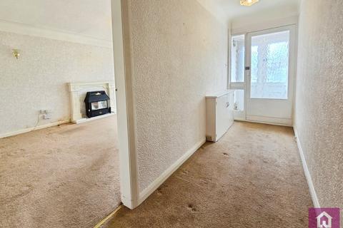 undefined, Willow Grove, Wirral, Merseyside, CH46