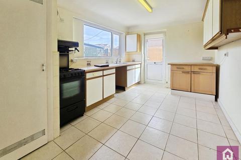 undefined, Willow Grove, Wirral, Merseyside, CH46