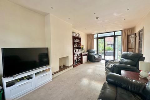 5 bedroom semi-detached house for sale, St. Andrews Avenue, Hornchurch