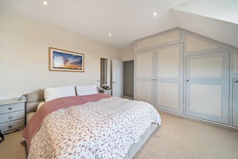 undefined, St James Terrace, Boundaries Road, London, SW12