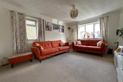 5 bedroom detached house for sale, Sedgefield Way, Chippenham