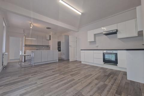 undefined, Egerton Gardens, NW4